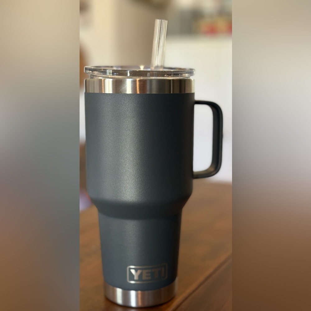 Yeti Rambler, 35 oz Straw Mug w/ Straw Lid